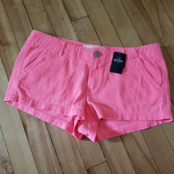 🏷Hollister NWT Low Rise Short - Size 5 W27 - Picture 2 of 8